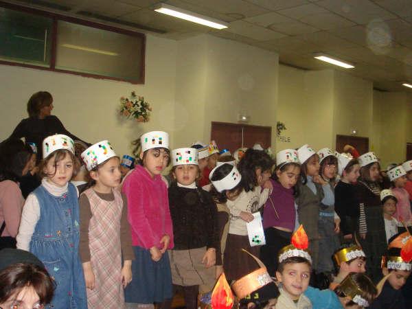 Kinous des enfants du gan de l'école Sinai à l'occasion de 'Hanouccah