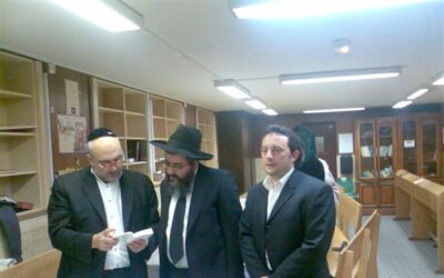 Yortsaït de Yeochoua ben Esther père de Fabien Ouaki en présence de Rav Y.Y. Pewzner et Rav Raphael Pinto