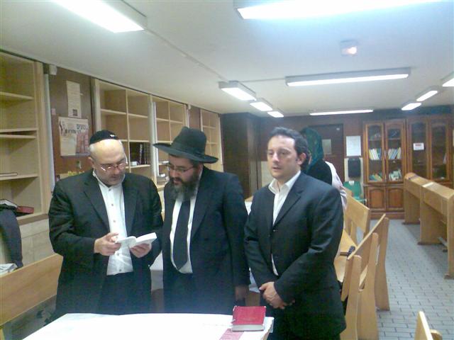 Yortseit de Yeochoua ben Esther père de Fabien Ouaki en présence de Rav Y.Y. Pewzner et Rav Raphael Pinto
