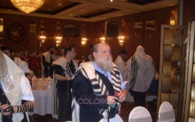 Inauguration d'un Sefer Torah au Beth Habad de Pékin (Bejing) sous la direction du Rav Shimon Freundlich, Roch Hodech Elloul à la muraille de Chine, en présence du Rav Moché Kotlarski du Merkaz L'Yinyanei Chinuch de New York