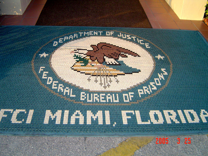 Miami - Floride: Visite dans une prison par des ba'hourim de la Yechiva de Miami