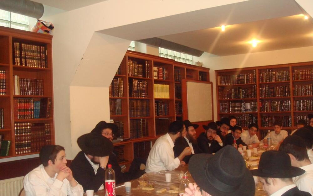 Farbrenguen avec le Rav Chai Amar à la Yechiva de Vincennes