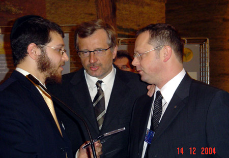Rav Levy Matusof et le Député, Mr Siwiec