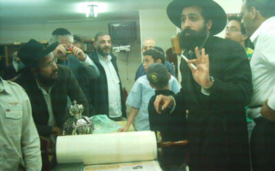 Ha'hnassat Sefer Torah au Beth &lsquo;Habad francophone de Natanya