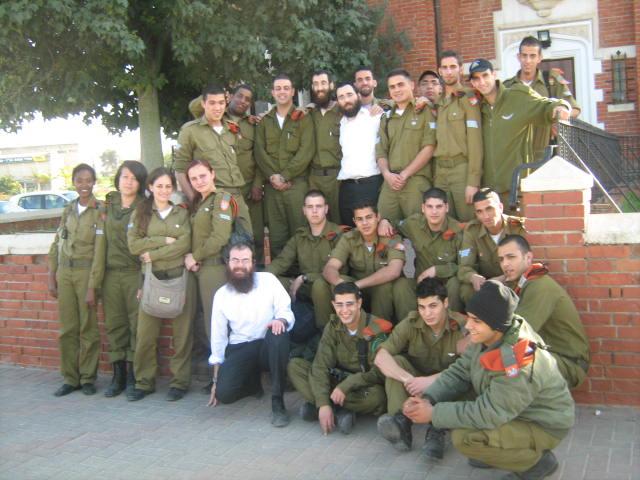 Activités incessantes au 770 de Kfar Habad dirigé par le Rav Menahem Lattard