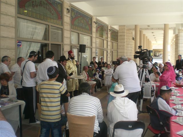 Pourim 5768 à Ashdod organisé par l'association Kesher dirigée par le Rav Mendel Amar
