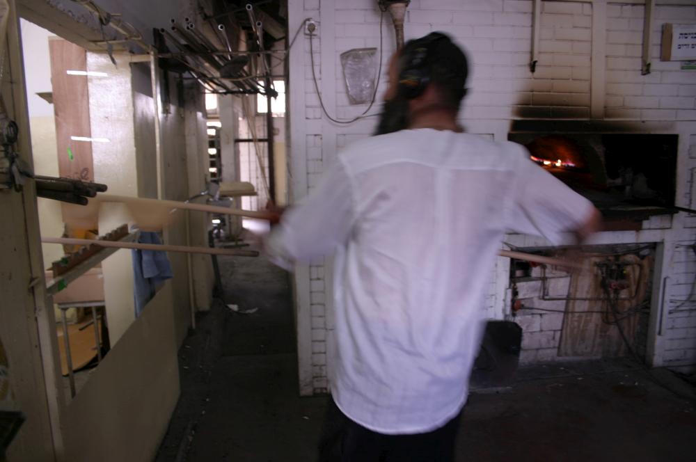 Fabrique Matsot 5768 à Kfar Habad