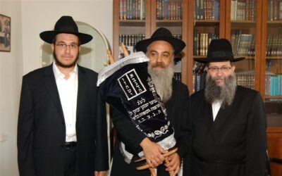 Inauguration d'un Sefer Torah, offert à la Yéchiva Tom'hei Temimim d'Elad, par la famille Khelifi, à la mémoire de Yonathan Its'hak