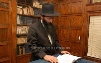 Kinous Hachlouhim 5769 : Maariv dans le bureau du Rabbi