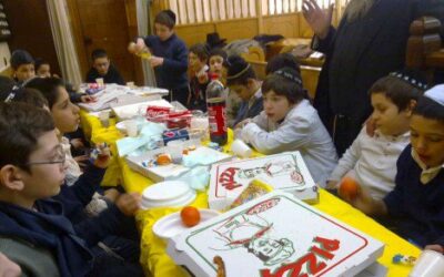 Kinous au 17 rue des Rosiers des élèves de la classe de CM1 de l'école de garçons du Beth Loubavitch