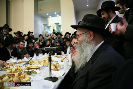 Grand Farbrenguen de Guimel Tamouz avec le Rav Chmouel Azimov, au Beth Haya Mouchka, lundi 14 juin 2010 à 21h30