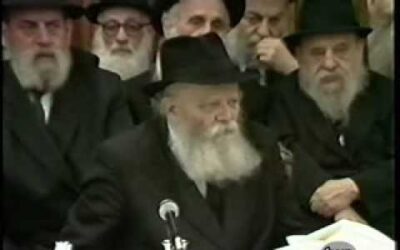Le Rabbi au caméraman :" Oubliez pour un moment votre profession et dites Le'haim!"
