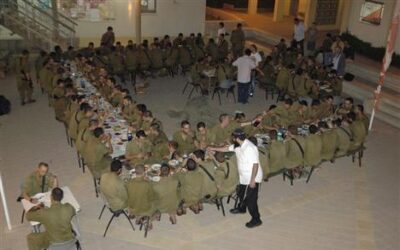 100% Lahayal : Soirée barbecue dans une base de parachutiste avant Roch hachana
