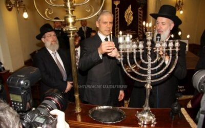 Le président de Serbie assiste à l'allumage de &lsquo;Hanouka en présence du Grand rabbin d'Israel