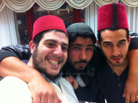 Soirée de déguisement de Pourim organisée par le Minyan des jeunes du Beth Habad francophone de Netanya, lundi 5...