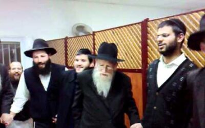 TEL TSION : Danse hassidique avec le Rav Aharon Mordehai Zilberstrom a"h