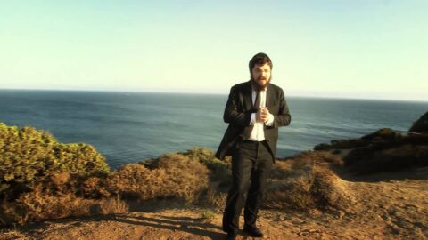 Benny Friedman chante "Maaleh Ani"