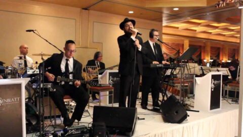 Benny Friedman chante "one day" de Matisyahu