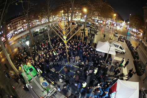 Allumage public à la place de la République, mercredi 27 novembre 2013