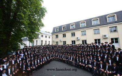 Photo de groupe de la Yéchiva de Brunoy 5774