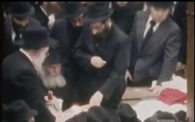 Vidéo du Rabbi : applaudissements des Nigounim par un entraîneur de basket ball