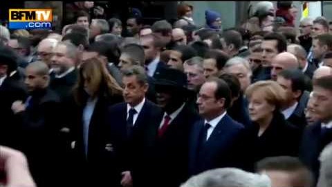 MARCHE RÉPUBLICAINE: les chefs d'Etat et de gouvernement s'élancent et sont applaudis par la foule
