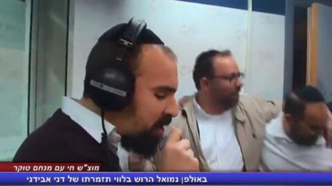 MUSIQUE : Nemouel Harroch dans les studios de radio Kol Haï