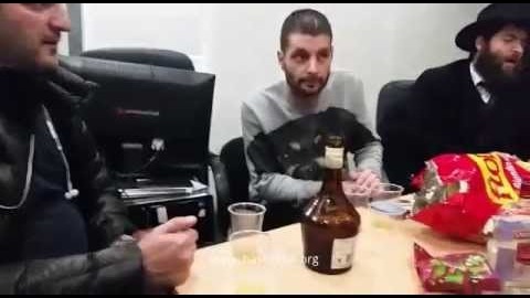 VIDEO : Mélavé Malka avec les ex-otages de l'Hyper Cacher, Motsaei Chabbat Chemot 5775 à Maisons-Alfort