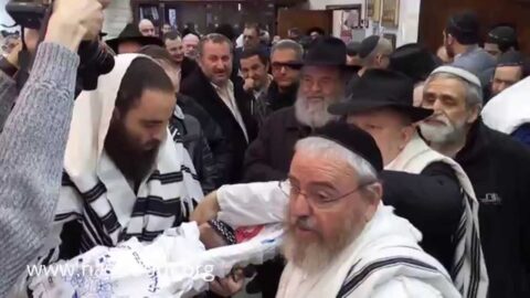 Mazal Tov ! Yossef et Sarah Pinto (Netanya) pour la Brith Mila de leur fils "Yankel Mendel", mardi 28 Chevat 5775