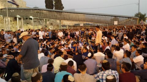 Vidéo du jour 100% Lahayal : Tichea Beav au Kotel