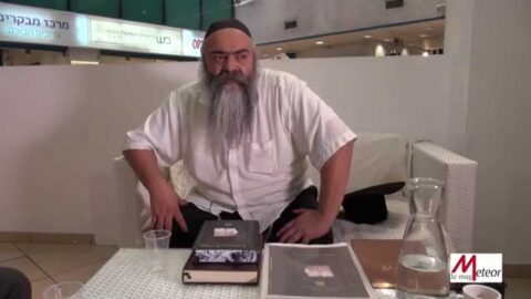 Le Rav Yaacov Abergel présente son livre "l'essence de l'âme"