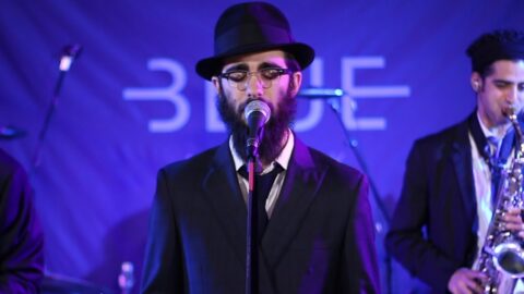 Eli Marcus chante "Mama Rochel"