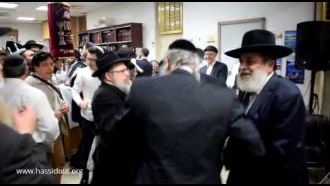 Vidéo du jour : Ha'hnassat Sefer Torah au Beth Habad de Flandre