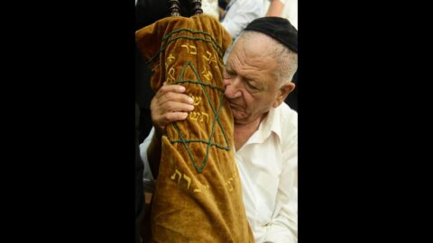 CLIP : Hakafot Chniot à Kfar Habad