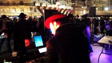 Paris 15 : allumage public à la place Charles-Michels
