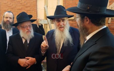 Richon Letsion : le Rav Moché Kotlarsky se rend chez la famille Segal et visite le 770 en construction
