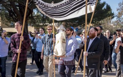 Californie : inauguration d&rsquo;un nouveau Sefer Torah pour le Beth Habad de l&rsquo;université de Irvine