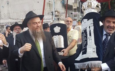 Thaïlande : Ha&rsquo;hnassat Sefer Torah dans les rues de Bangkok