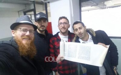 Malgré les conditions météorologiques, lecture de la Meguila dans les Balkans