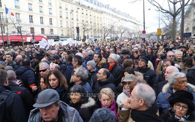 Marche à Paris : des milliers de personnes rendent hommage à Mireille Knoll