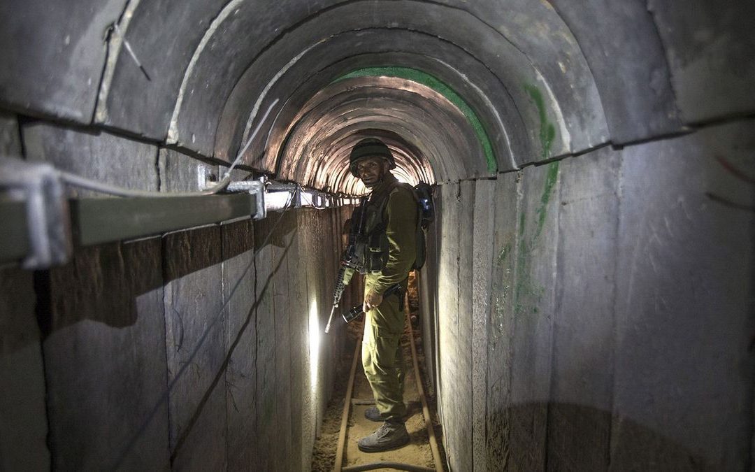 L’armée israélienne détruit un nouveau tunnel et des cibles navales du Hamas