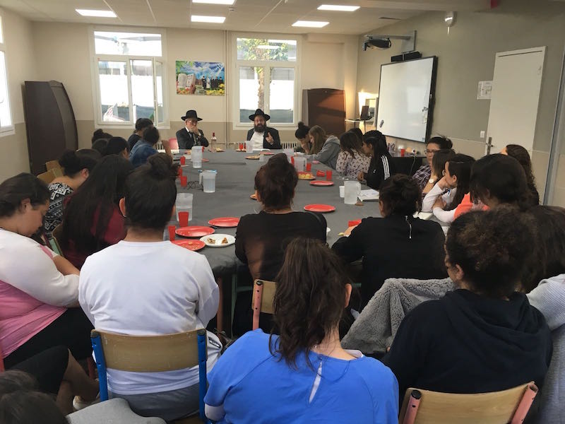 Yerres : Farbrenguen au séminaire de Beth Rivkah avec le Rav Mendel Azimov