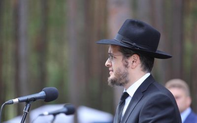 Biélorussie : le Rav Chnéor Deutsch, Chalia’h du Rabbi à Minsk, participe à un mémorial camp nazi de Maly Trostenets