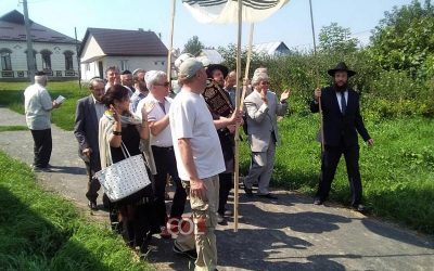 Ukraine : Inauguration d’un Sefer Torah à Medjiboj, la ville du Baal Chem Tov