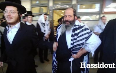VIDEO.  Chalom Rubashkin danse avec des Hassidim au Chikoun Habad de Jérusalem