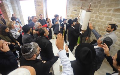 EN IMAGES. Inauguration d&rsquo;un nouveau Sefer Torah au Beth Habad de Paris 3