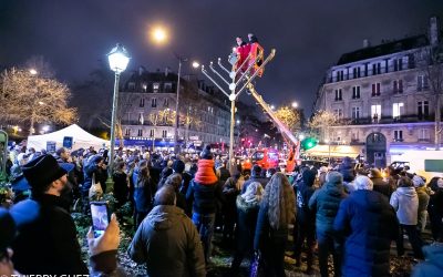 Hanouccah 5779 à Paris  : Allumage public d’une Menorah géante sur la Place du Maréchal Juin