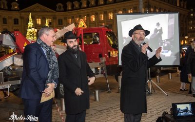 Hanouccah 5779 : Allumage public de la 2ème lumière sur la Place Vendôme par le Beth Habad de Paris 1er