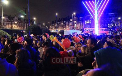 Hanouccah 5779 en Grande Bretagne : 3000 personnes à l’allumage public d’une Menorah géante en plein cœur de Londres