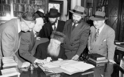 EN IMAGES. Le Rabbi précédent accepte la citoyenneté américaine: 16 Adar 5709 • 17 mars 1949